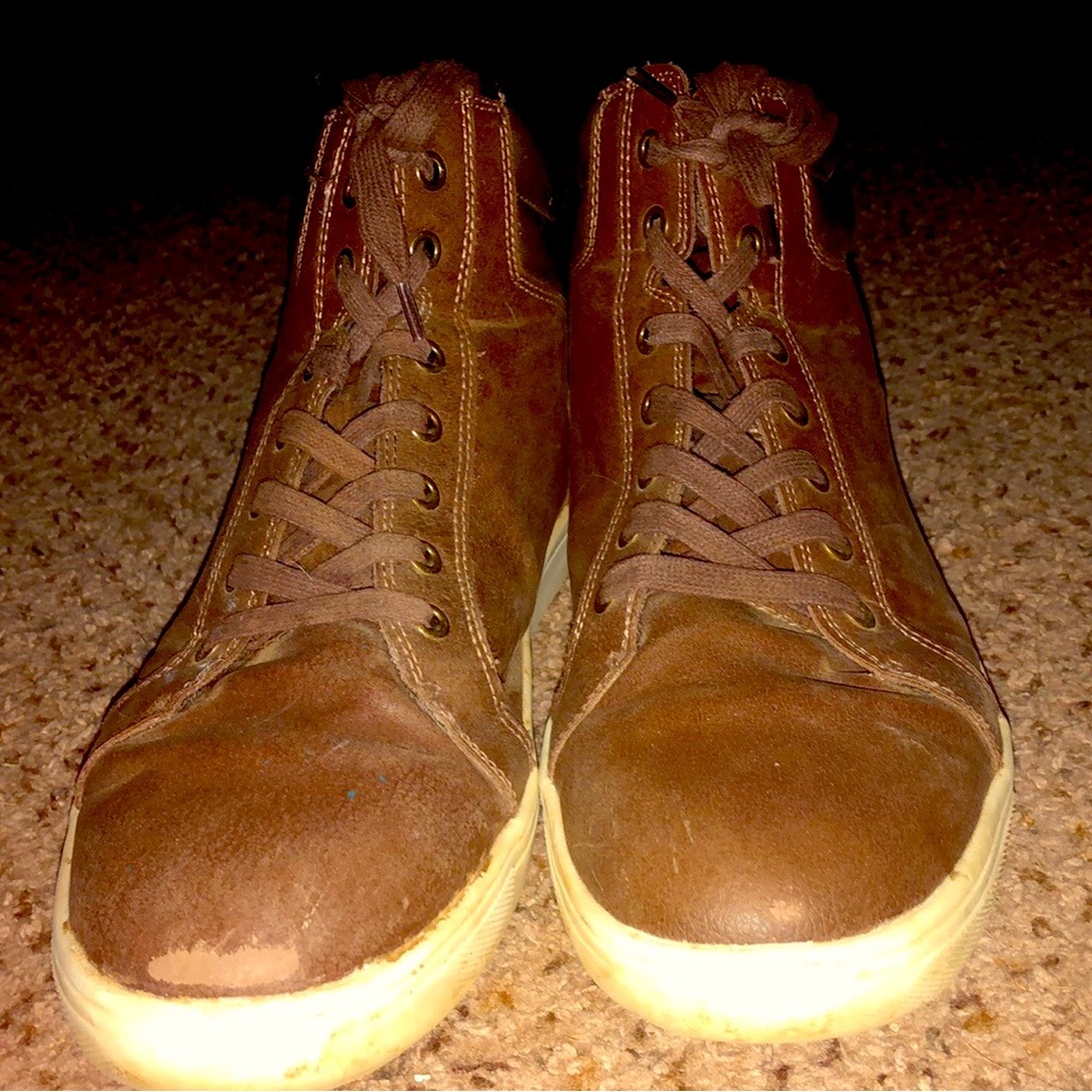 Very nice tan dress shoes
